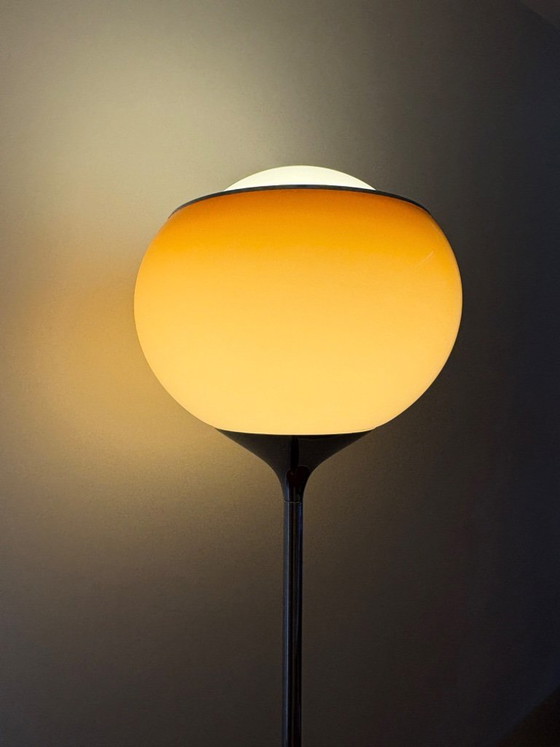 Lampada da terra 'Flash' 'Bud Grande' Space Age Harvey Guzzini anni '70 – Lampade da terra, Plexiglass (photo 12 of 13)