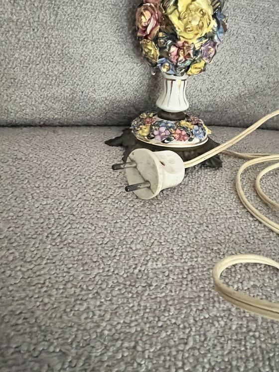 Image 1 of Antieke Capodimonte tafellampje (niet getest)