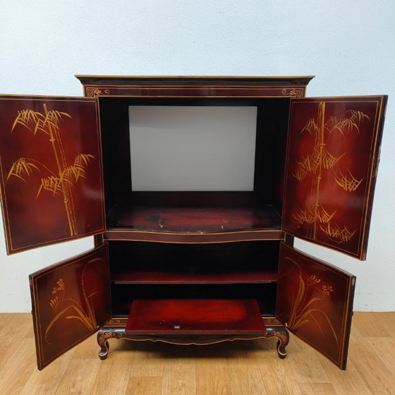 Image 1 of Vintage Chinese bridal cabinet sideboard Chinoiserie cabinet