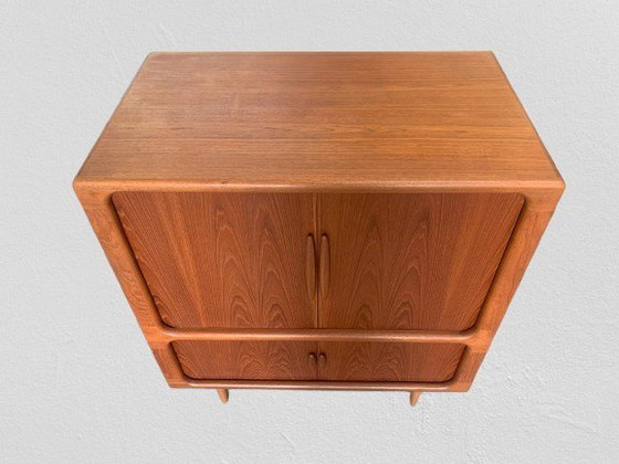 Image 1 of Aparador alto Dyrlund