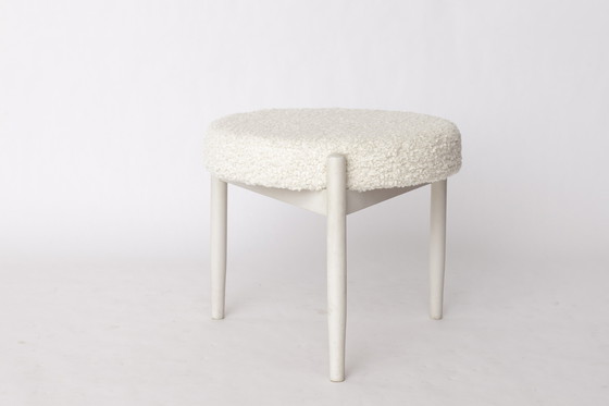 Image 1 of Pouf / Tabouret Vintage 1970 - Bois de hêtre blanc et tapisserie de laine - Ottoman Mid Century