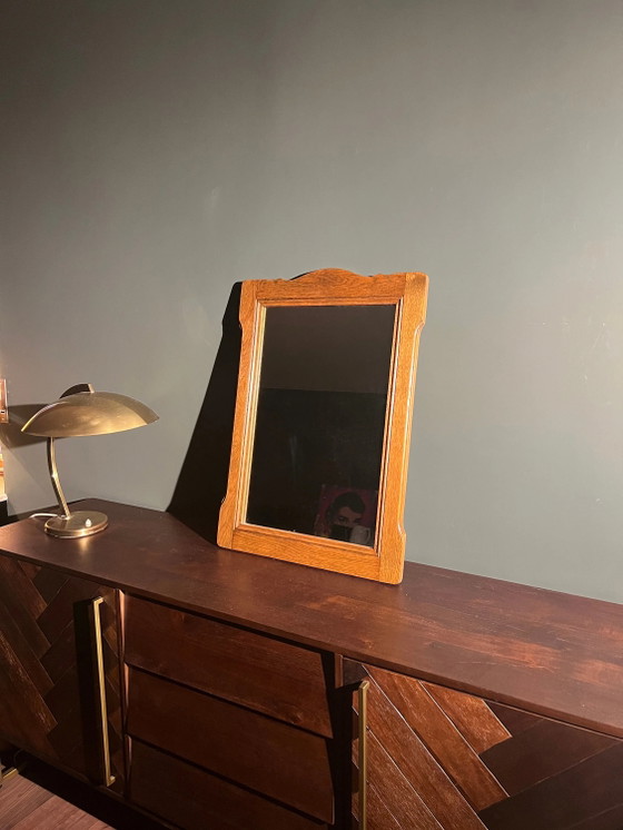 Specchio da parete Mid Century originale con cornice rustica in legno massello. Specchio di medie dimensioni (photo 3 of 4)