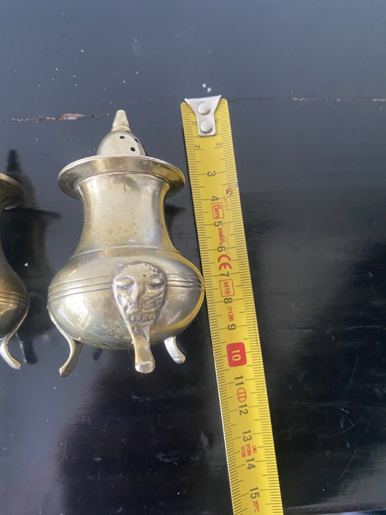 Image 1 of Duo of vintage salt and pepper shakers in silver-plated brass, early 20th century. English provenance