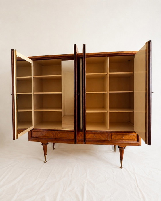 Vintage houten kledingkast met 4 deuren, chevronpatroon, spiegel en gouden poten. – Kledingkasten, Wood (photo 5 of 7)