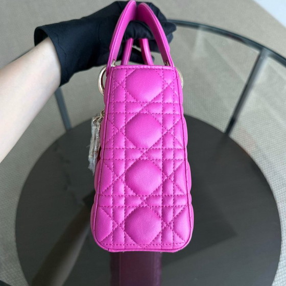 Image 1 of DIOR LADY SMALL FLAP - PELLE DI AGNELLO CANNAGE ROSA BARBIE, FERRAMENTA ORO
