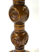 Beistelltisch aus Holz mit Sockel – nach Art von Charles Dudouyt