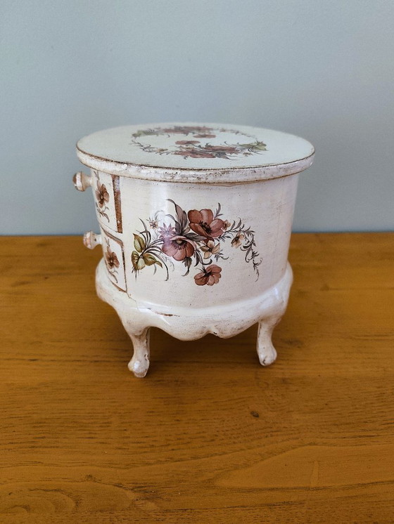 Image 1 of Antique round jewelry box