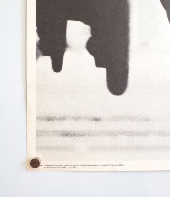 Image 1 of ⚠️ Vorsicht Pufferlücken! – 1966 – Original A2 Safety Poster by Deutsche Bundesbahn | Screenprint | 59.4 × 42.0cm | West Germany