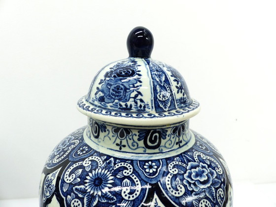 Image 1 of Large pair of blue and white Delft covered pots, floral decoration, 18th-century style