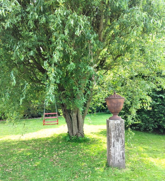 Image 1 of Gietijzeren tuinbokaal met deksel 50x33 cm - 18kg