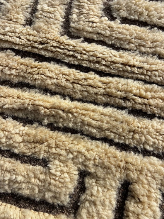 Image 1 of Small Handmade Moroccan Mrirt Wool Rug 100x160 cm– White Minimal Geometric Design 