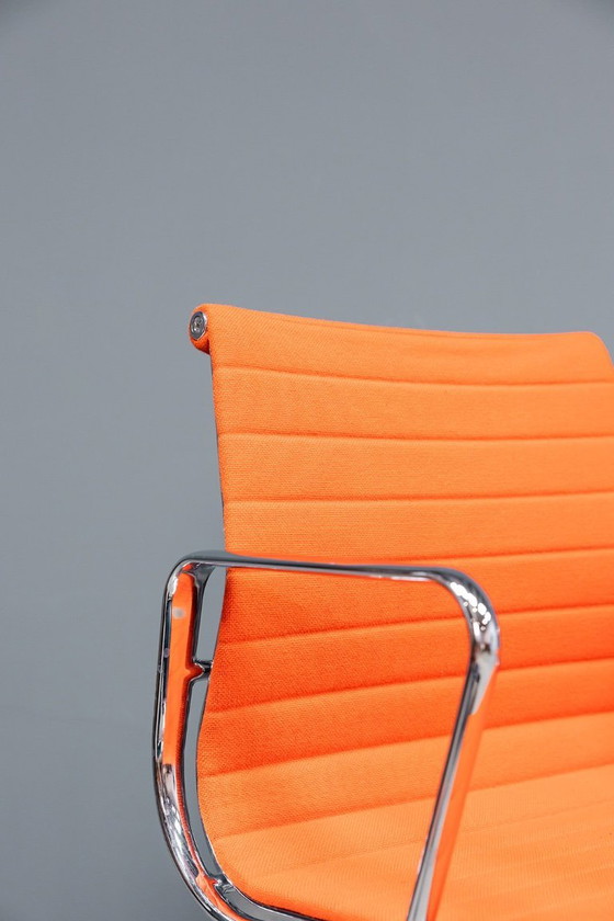 Image 1 of Silla de oficina Eames EA117