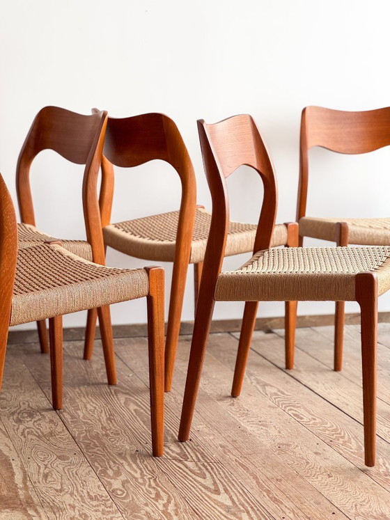 Image 1 of Set van 10 teakhouten eetkamerstoelen van Niels O. Møller voor J.L. Moller, model 71
