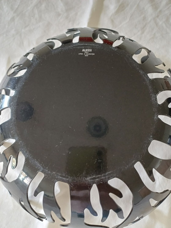 Fruttiera Alessi (design Emma Silvestris), Accessori da tavola, polished steel, Nero (foto 5 di 5)