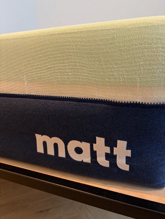 Image 1 of Cadre de lit en acier noir mat, matelas Matt Sleeps inclus (160 x 200 cm).