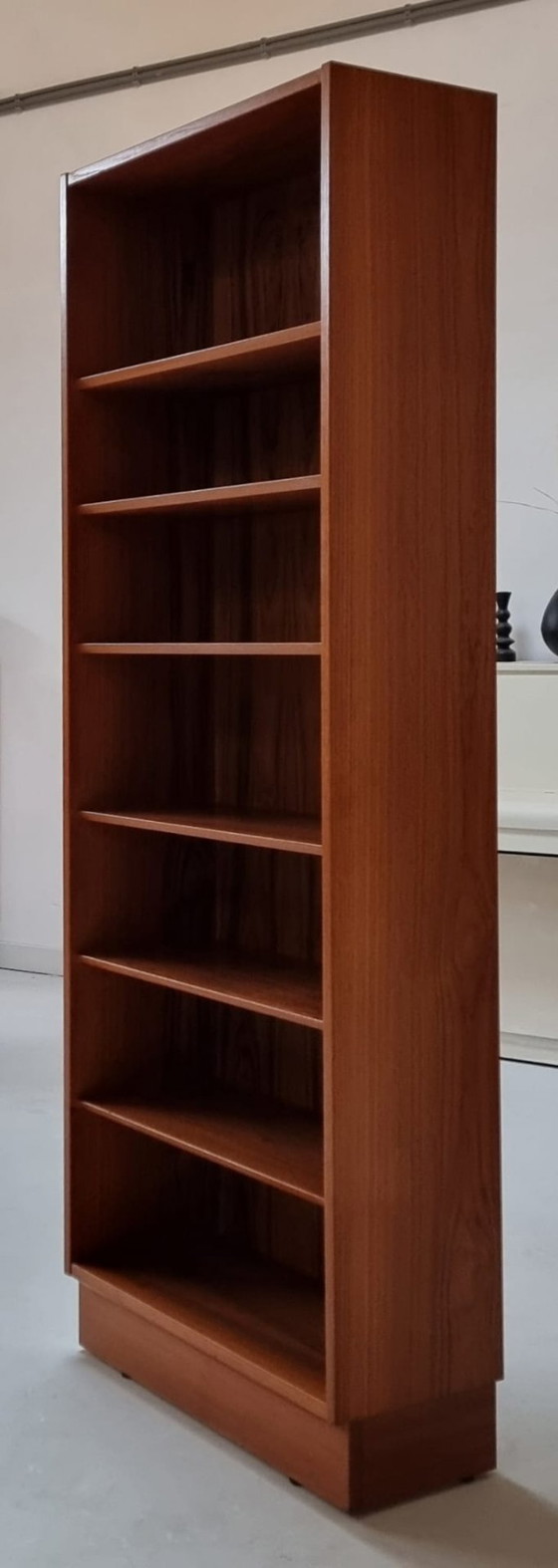 Image 1 of Librería de mediados de siglo