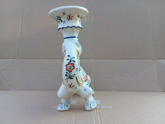 Image 1 of 2 bougeoirs anciens en faïence française – Dragon & Salamandre (ca. 1900, Rouen/Desvres)