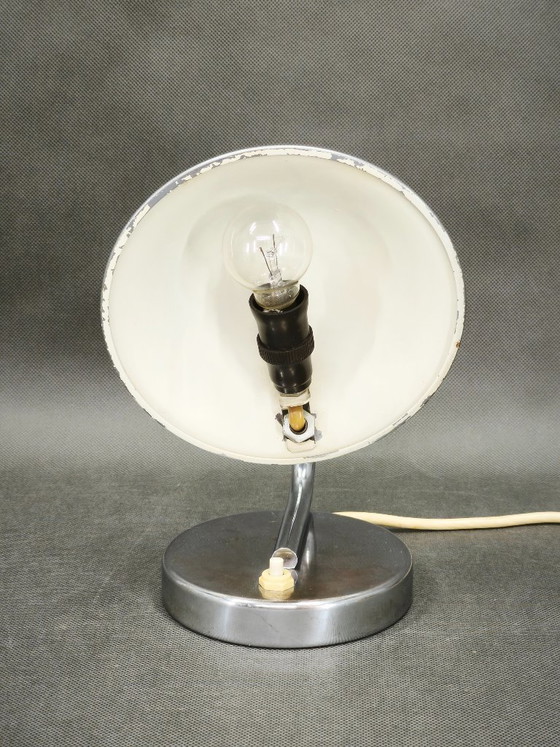 Lampe de table chromée Bauhaus des années 1930, modèle 3530, par Napako, Tchécoslovaquie – Metal (photo 10 of 10)
