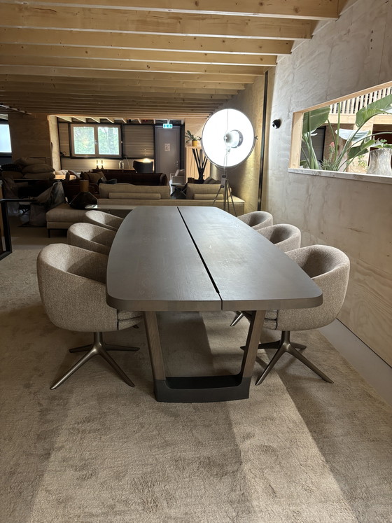 Image 1 of Minotti Raphael Dining Chairs Draaibaar Showmodel 8 Stuks Beschikbaar