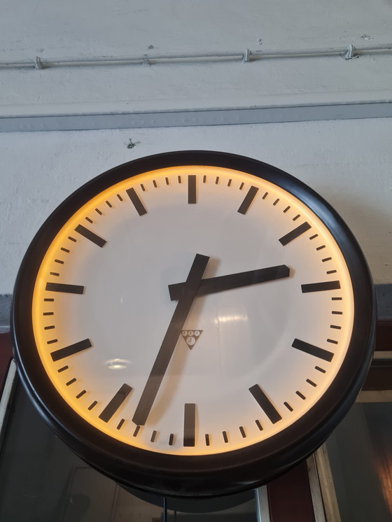Image 1 of Pragotron electrick clock