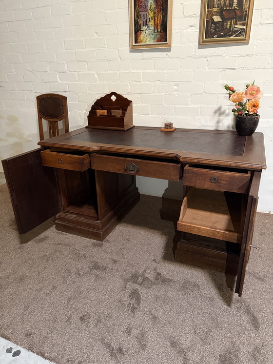 Image 1 of Bureau classique