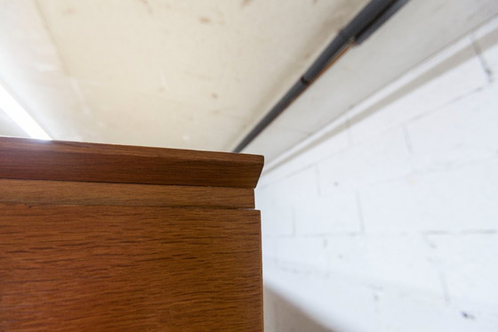 Image 1 of Französischer Kleiderschrank mit geschwungenen Beinen, 3 Türen, 1 Spiegel (27 x 130 cm) und 1 Schublade