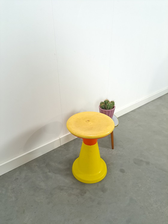 Image 1 of Tabouret en plastique de Suède Pat Pend Vintage