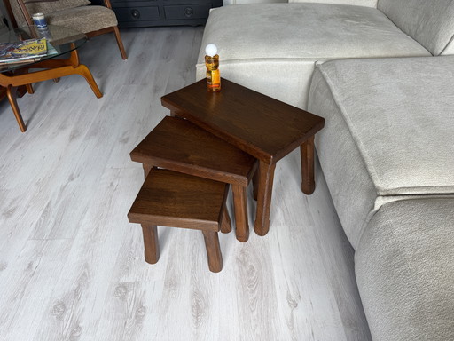 3 tables gigognes brutalistes