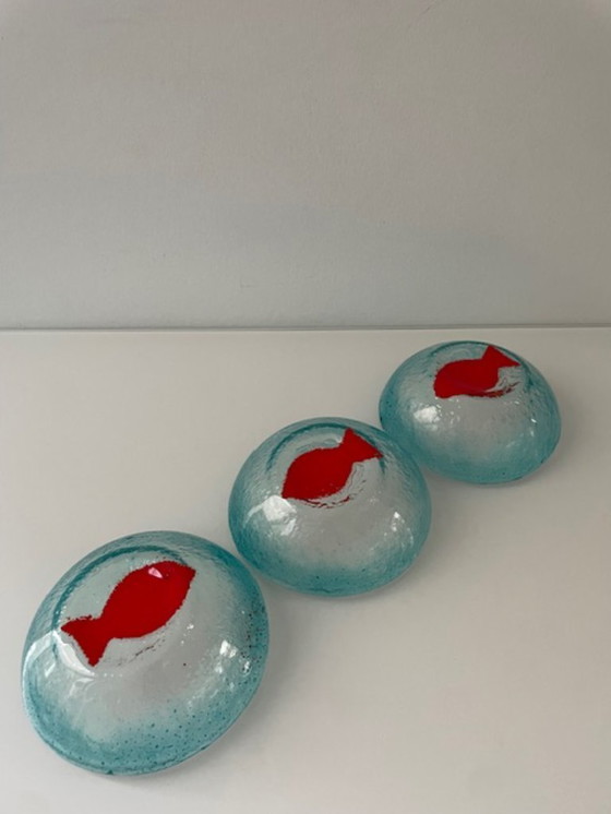 Image 1 of Set aus 3 handgefertigten Glasschalen mit Fischmotiv