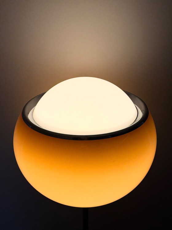 Lampada da terra 'Flash' 'Bud Grande' Space Age Harvey Guzzini anni '70 – Lampade da terra, Plexiglass (photo 13 of 13)
