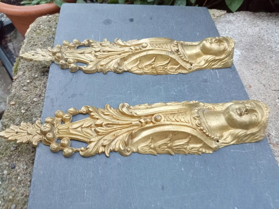 Par de adornos de mueble de bronce cariátides del siglo XIX, Objetos decorativos, Dorado (foto 3 de 6)