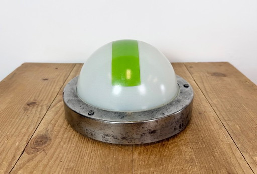 Lampe murale ou plafonnier d'urgence vintage, années 1970 – wandlampen, Glass, Iron (photo 2 of 13)