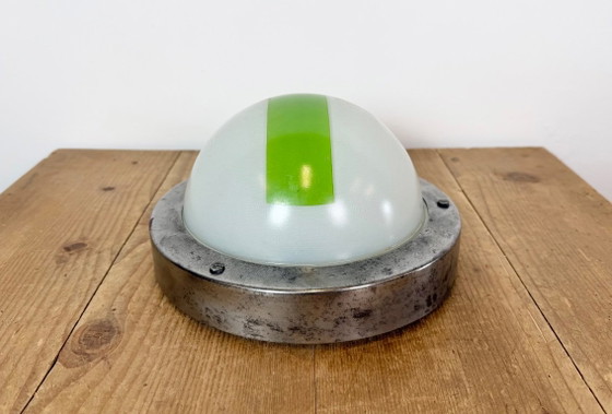 Lampe murale ou plafonnier d'urgence vintage, années 1970 – Elektrosvit, Appliques murales, Glass, Iron (photo 2 of 13)