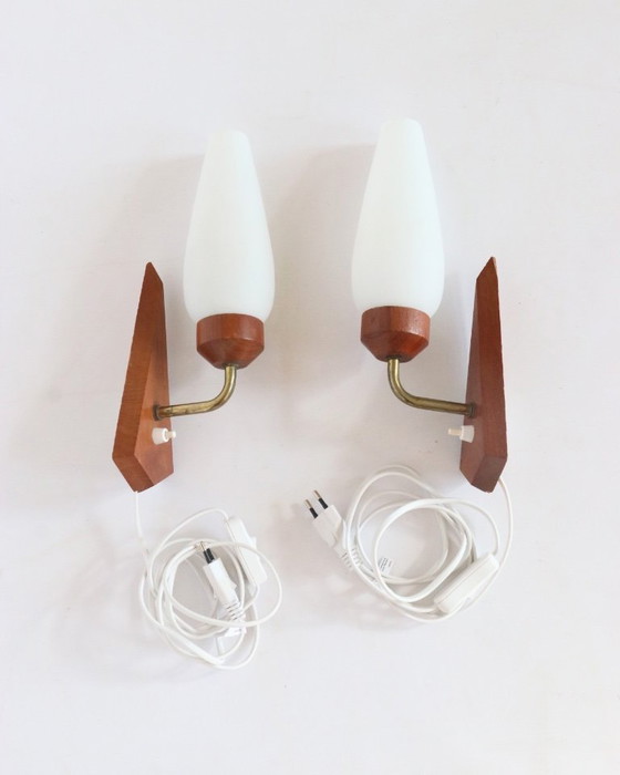 Image 1 of Ensemble de lampes murales vintage en teck et verre dépoli