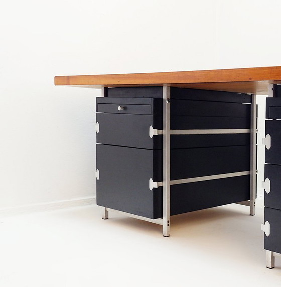 Image 1 of Escritorio compuesto por pedestales de madera de Bergwood y tablero con chapa de madera Boomerang - década de 1970