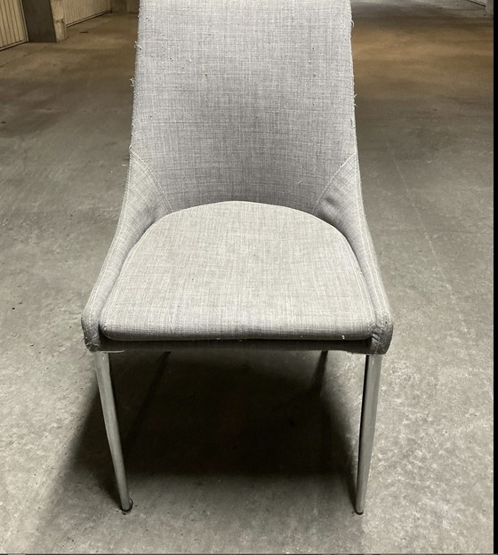 Image 1 of Satz von vier Stühlen ALINEA Stoff grau