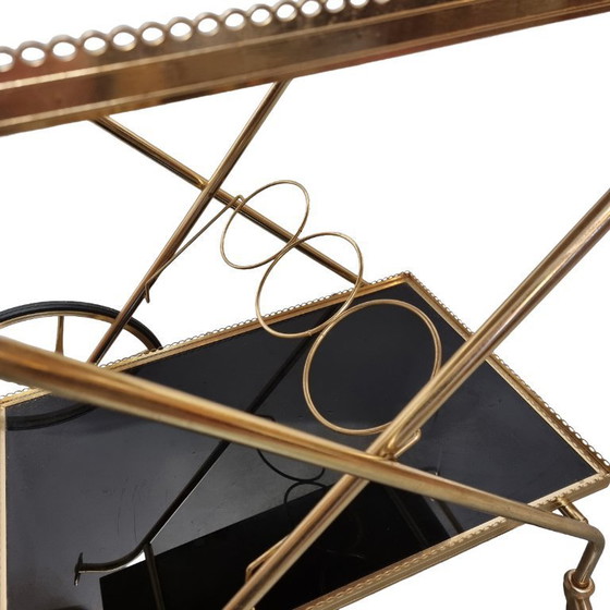 Image 1 of Hollywood Regency bedient die Straßenbahn