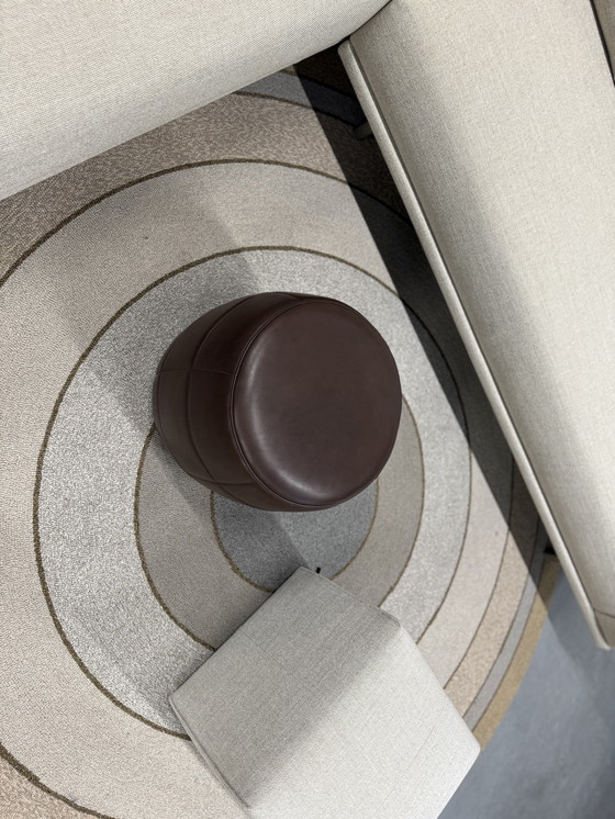 Image 1 of Design on Stock Barrell 45 Pouf Loxton in pelle Mountain