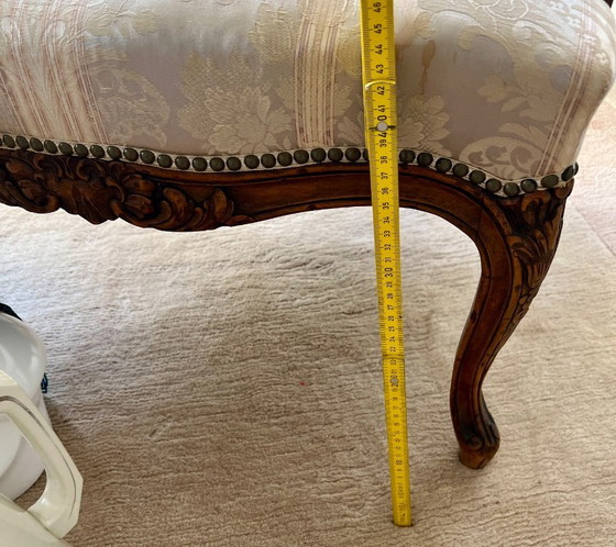 Image 1 of Pareja de sillones estilo Luis, tallados a mano, que necesitan restauración.