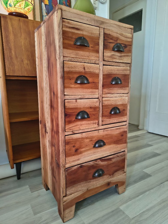 Image 1 of Commode en bois de teck / armoire d'apothicaire à 8 tiroirs