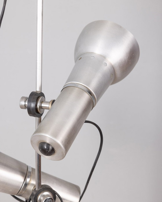 Image 1 of Vintage 70s vloerlamp chroom en wit metaal Italiaans ontwerp