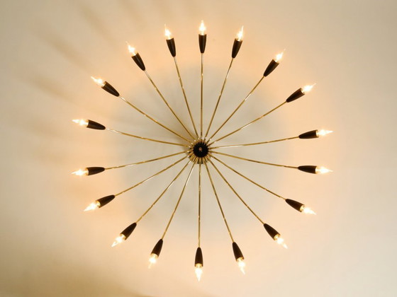 Image 1 of Bellissima ed enorme lampada da soffitto Sputnik in ottone, stile moderno di metà secolo, con 18 bracci | Ø 113 cm