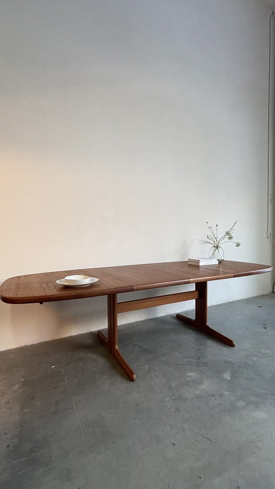 Image 1 of Vintage Deens design eettafel ovaal Skovby