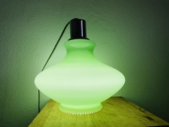 Image 1 of Lampada a sospensione in vetro opalino verde della modernità di metà secolo 1970