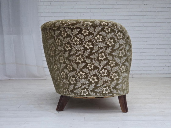 Image 1 of Sofá danés de 2 plazas, curvado, años 60, terciopelo verde, madera de haya.