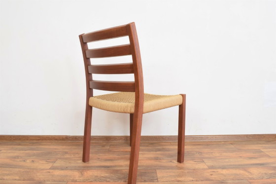 Image 1 of Silla de comedor danesa de teca de mediados de siglo, diseñada por Niels O. Møller para J.L. Møllers en la década de 1960.