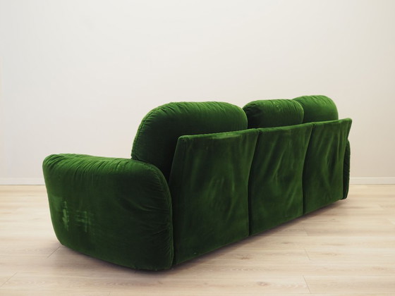 Image 1 of Sofá de terciopelo verde, diseño italiano, años 70, fabricante: Busnelli, diseñador: Arrigo Arrigoni