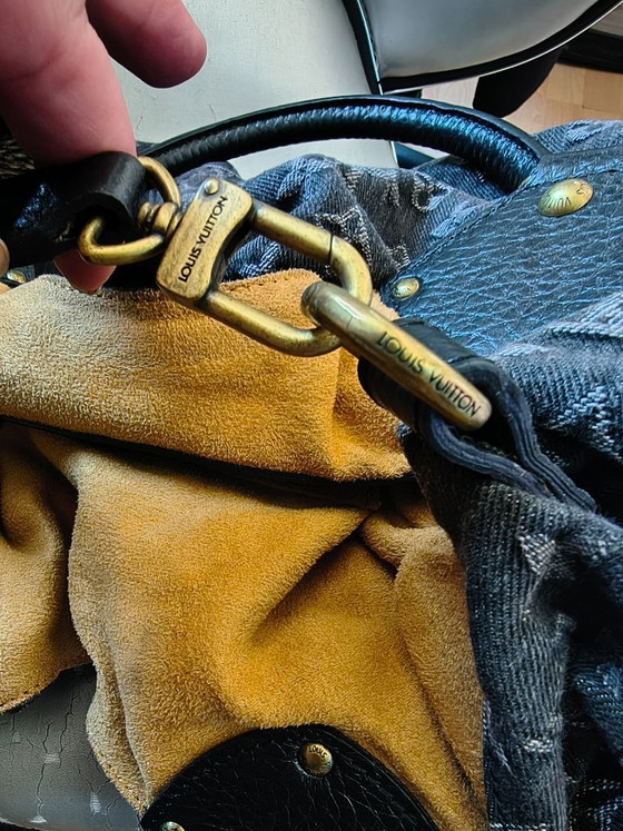 Image 1 of Sac hobo Louis Vuitton Surya Monogram en denim noir XL