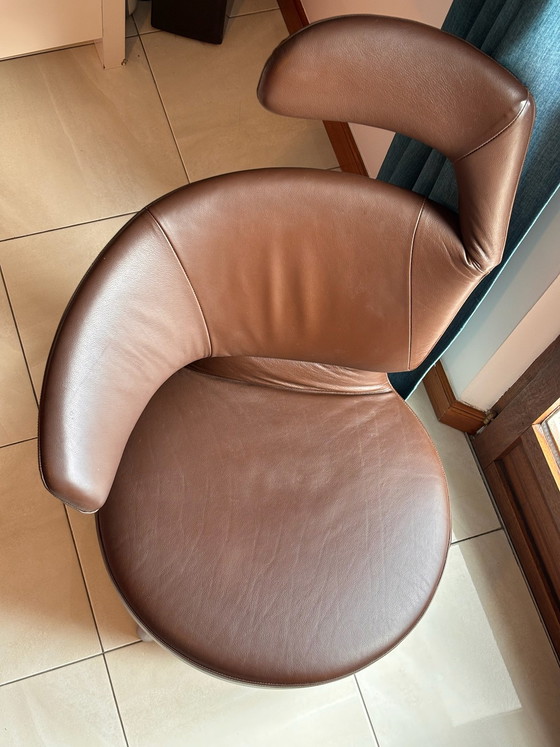 Image 1 of Poltrona Biki di Toshiyuki Kita per Cassina, in pelle marrone cioccolato, girevole, pezzo da collezione.