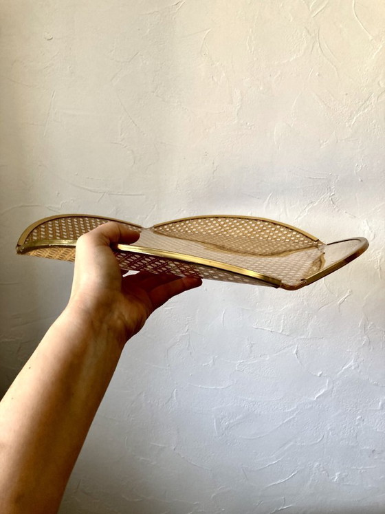 Image 1 of Vassoio in plexiglas, vimini e ottone, 1970, attribuito a Roche Bobois.